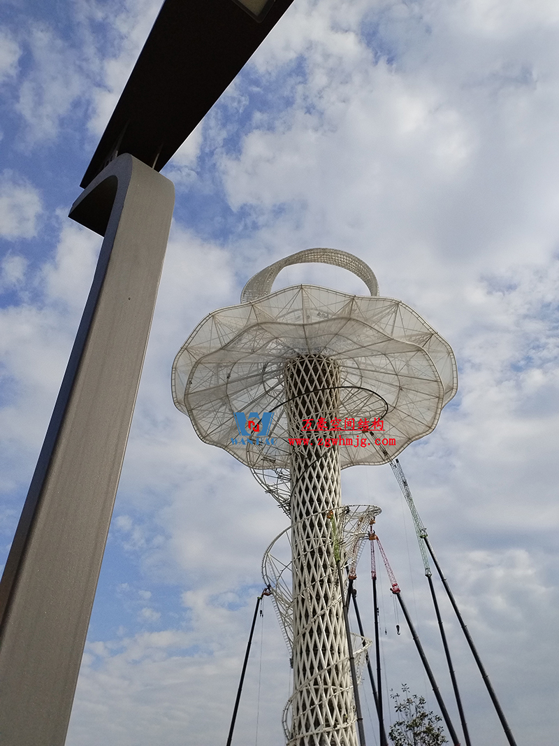 身姿輕盈，造型優美的膜結構建筑