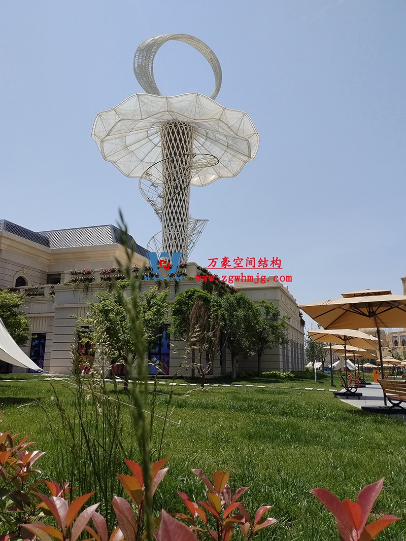 身姿輕盈，造型優美的膜結構建筑