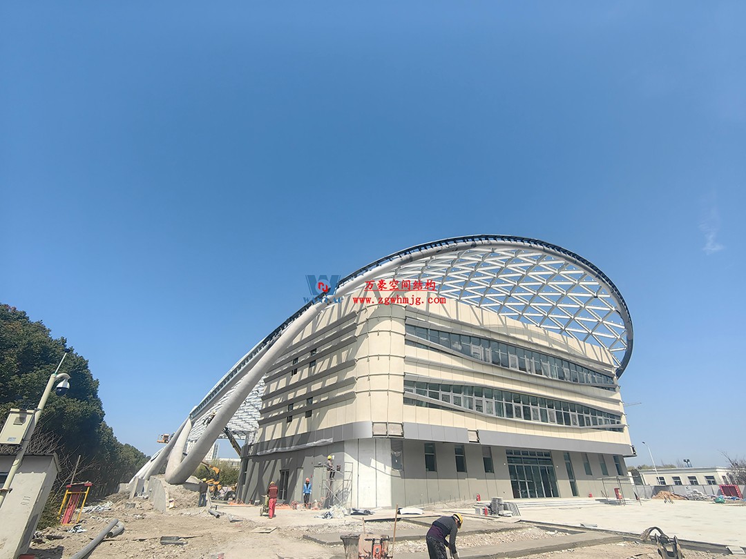 鋼結構雙曲網殼的結構韻律美感