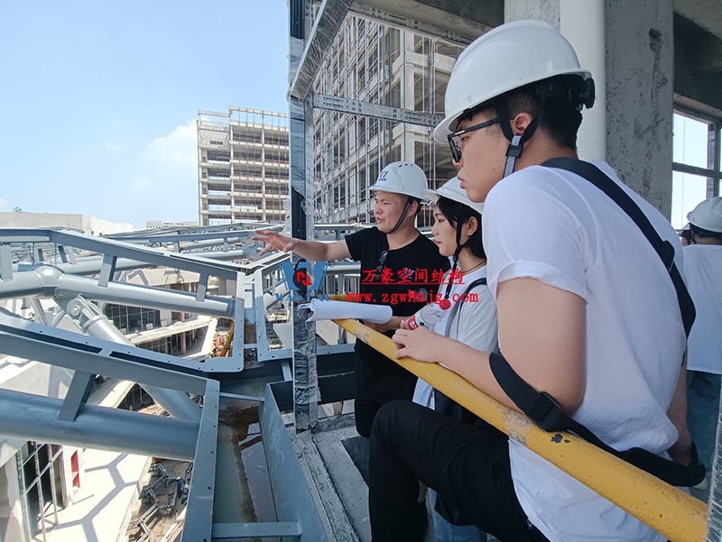嘉興長安里ETFE氣枕鋼膜結構頂棚工程現場學習觀摩會