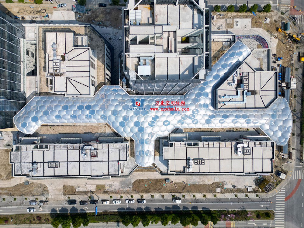 ETFE氣枕膜結構天幕，讓商業街更具神韻！