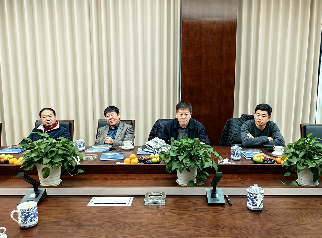 中國鋼結(jié)構(gòu)協(xié)會空間結(jié)構(gòu)分會領(lǐng)導專家一行蒞臨萬豪考察指導工作