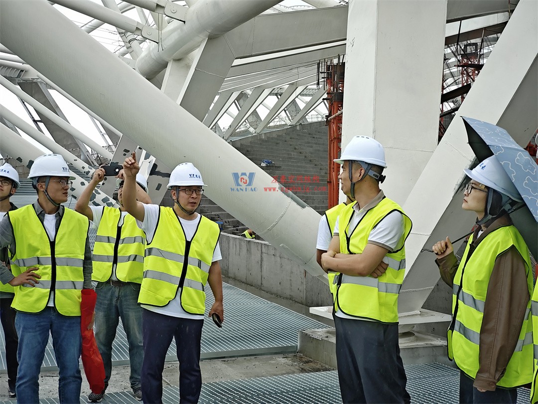 標(biāo)桿引領(lǐng)，智啟未來(lái)——萬(wàn)豪集團(tuán)營(yíng)銷、設(shè)計(jì)與技術(shù)骨干共赴無(wú)錫奧體中心，現(xiàn)場(chǎng)觀摩學(xué)習(xí)解鎖“創(chuàng)新密碼”