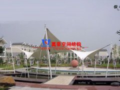 膜結構遮陽棚有哪些特點？哪些場所可以使用膜結構遮陽蓬？