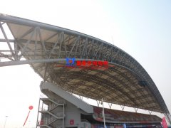 膜結(jié)構(gòu)看臺(tái)在體育場里的應(yīng)用及效果分析
