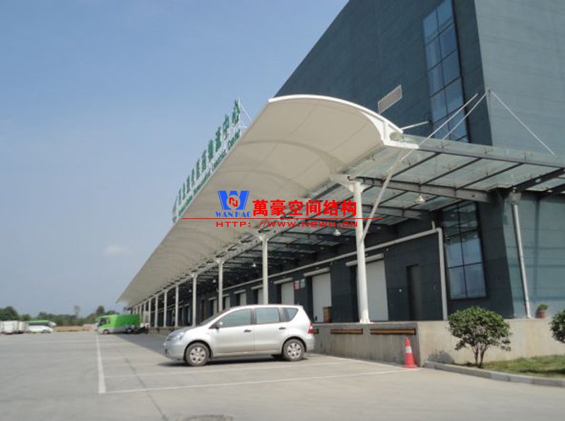 膜結構雨棚