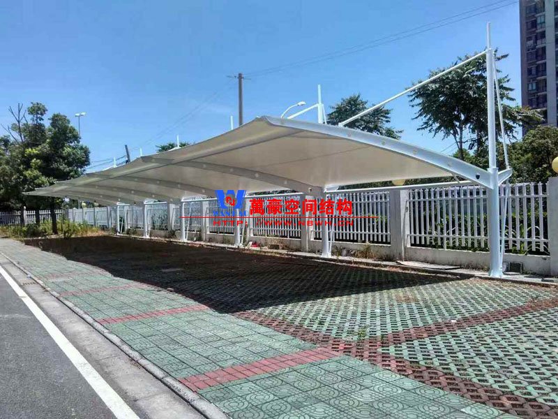 膜結(jié)構(gòu)車(chē)棚結(jié)實(shí)