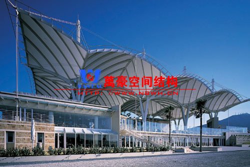 膜結(jié)構(gòu)建筑安全指數(shù)高嗎？膜結(jié)構(gòu)抵御惡劣天氣的能力如何？