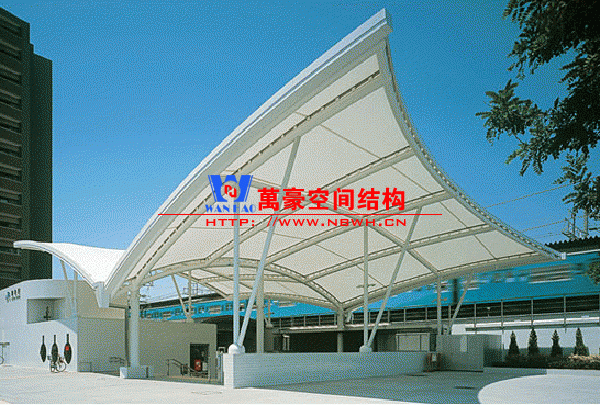 膜結構雨棚