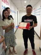 萬豪晨會(huì)：給余姚財(cái)政局膜結(jié)構(gòu)車棚項(xiàng)目經(jīng)理頒獎(jiǎng)